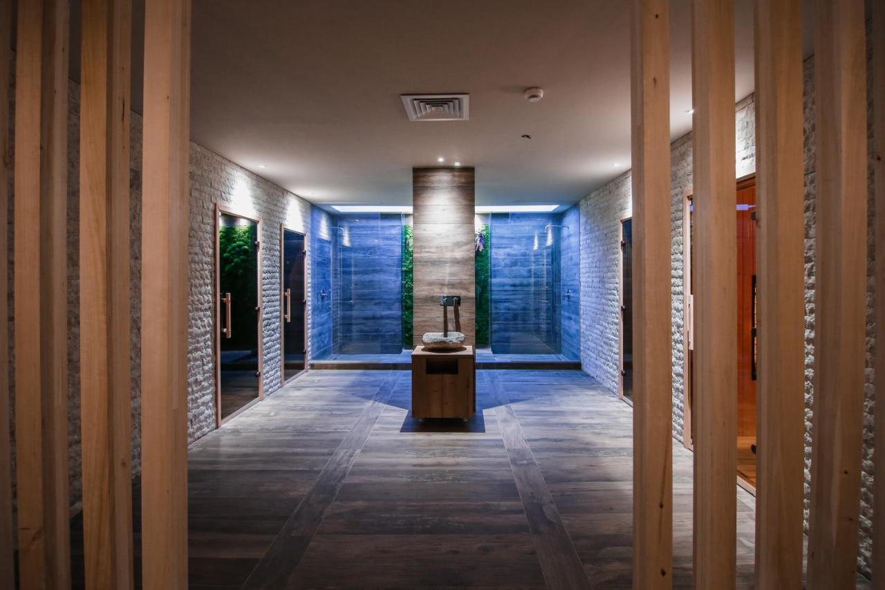 Bacolux Afrodita Resort & Spa, Herculane 바일레헤르쿨라네 외부 사진